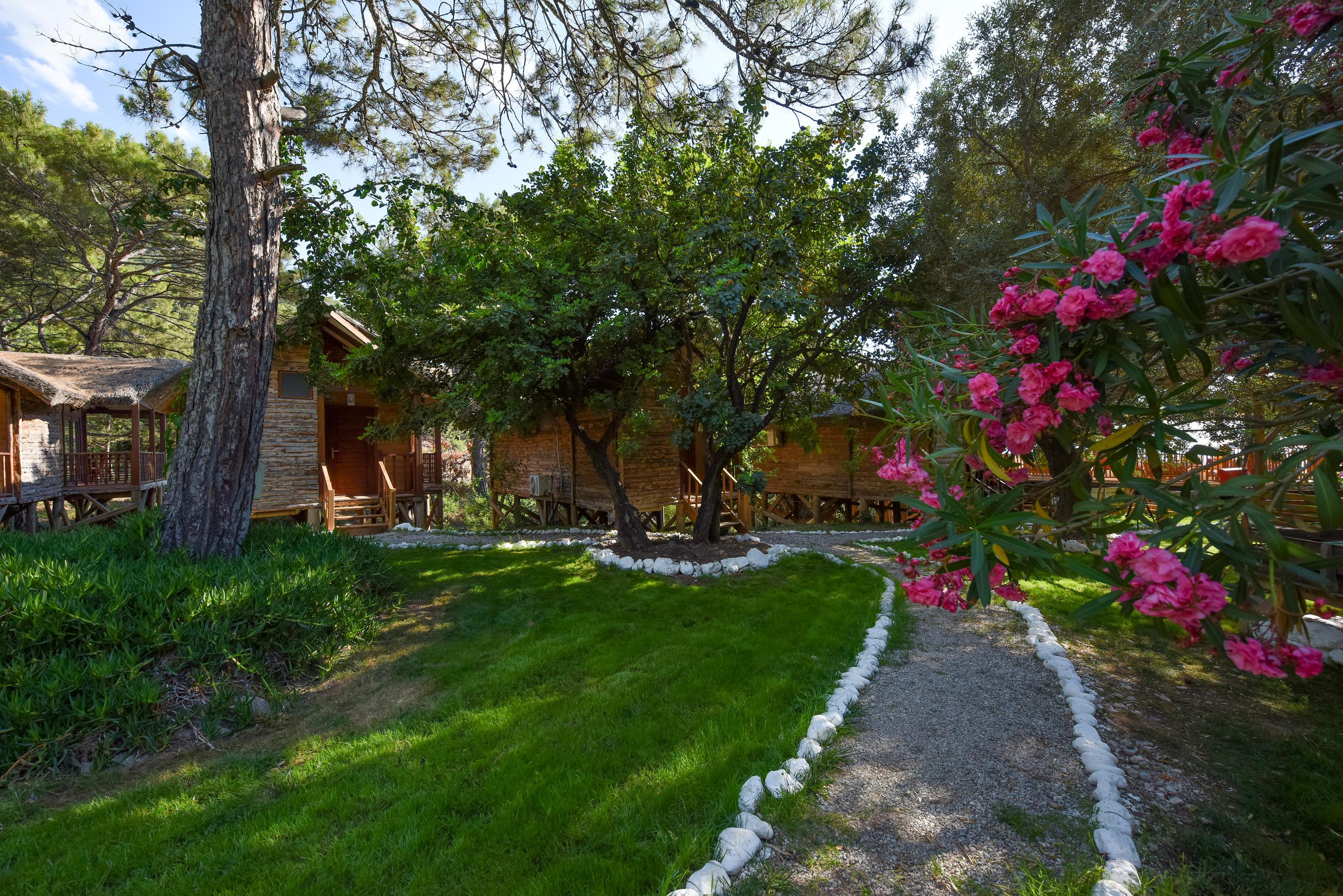Sea Valley Lodge Фаралия Екстериор снимка