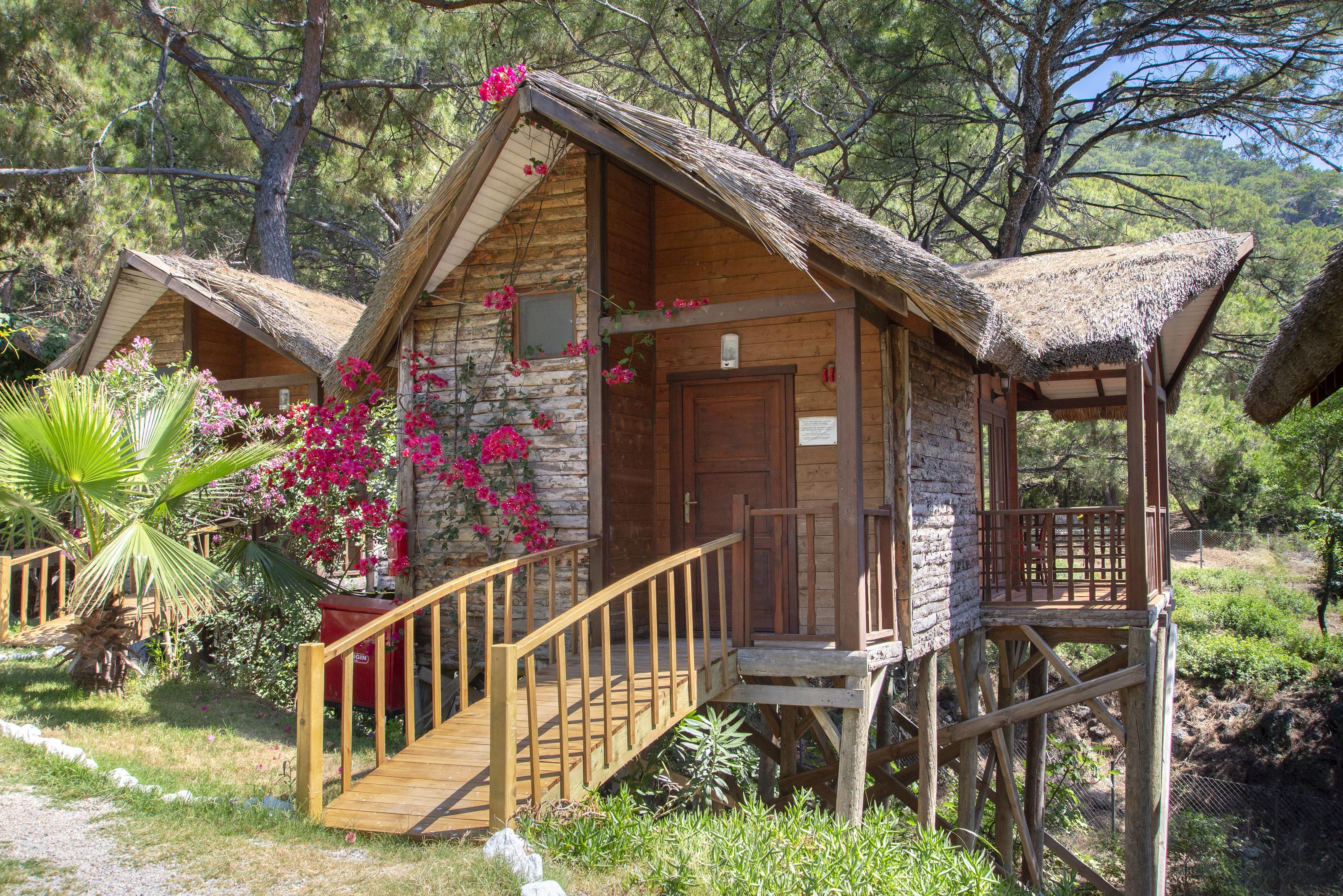 Sea Valley Lodge Фаралия Екстериор снимка