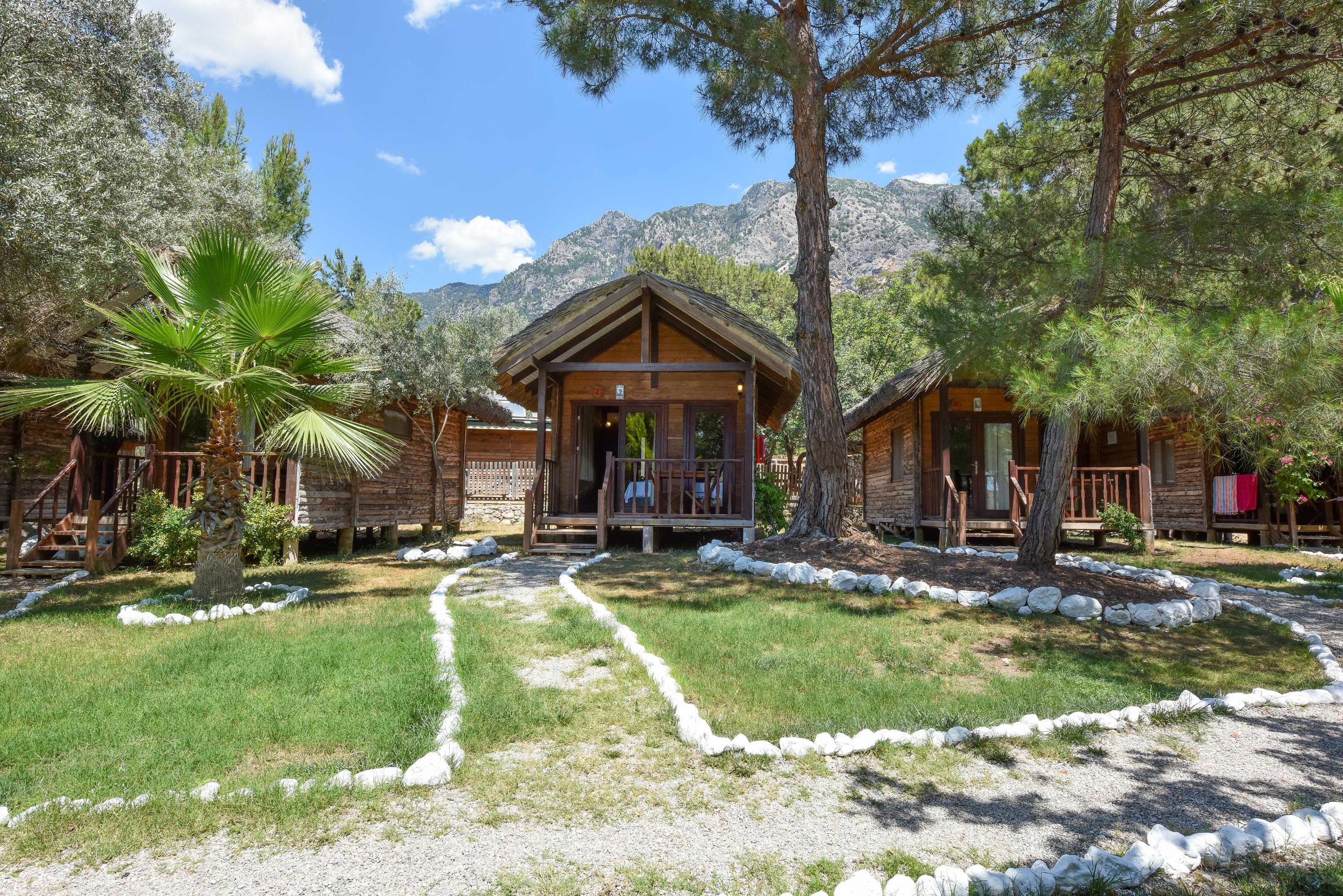 Sea Valley Lodge Фаралия Екстериор снимка