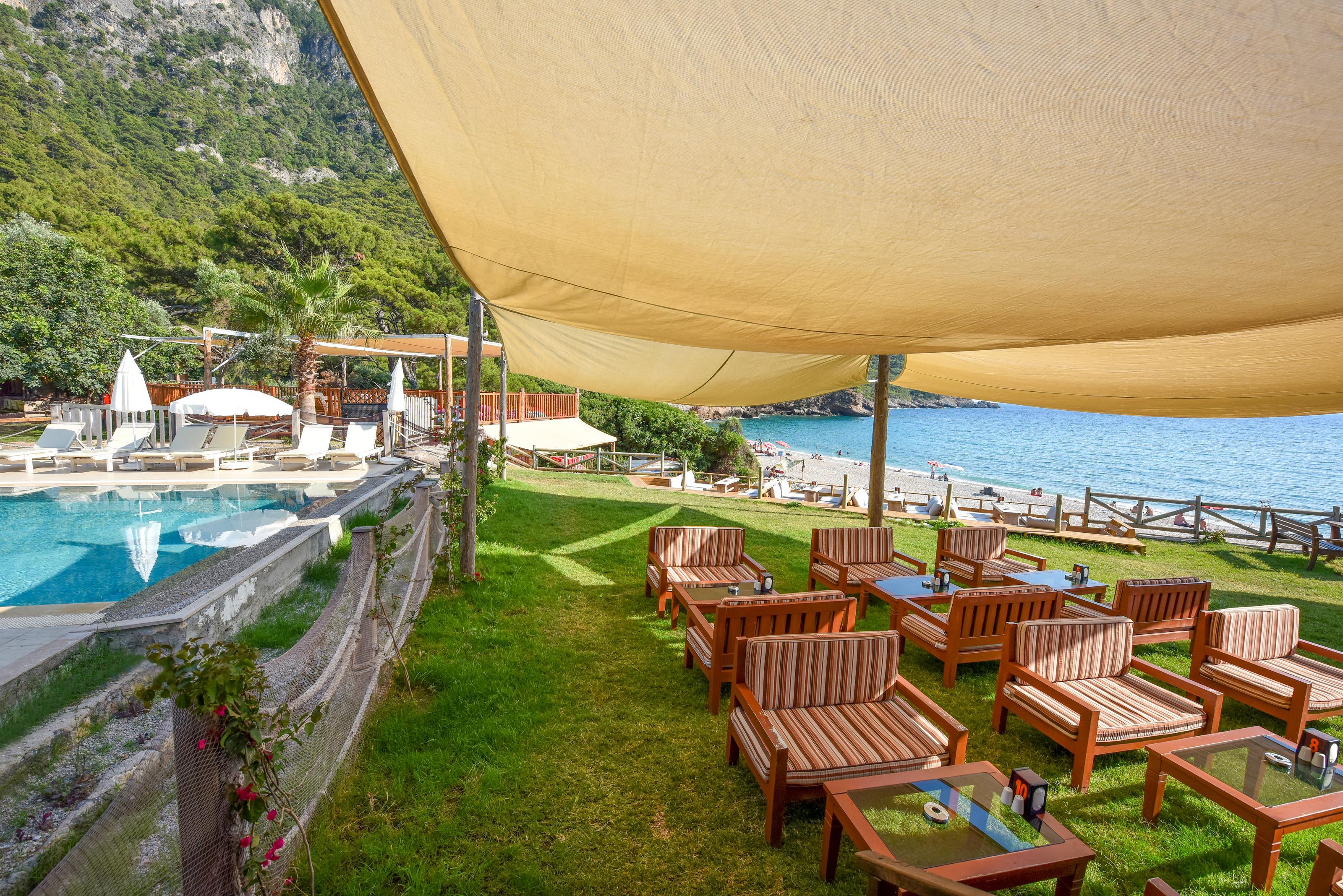 Sea Valley Lodge Фаралия Екстериор снимка