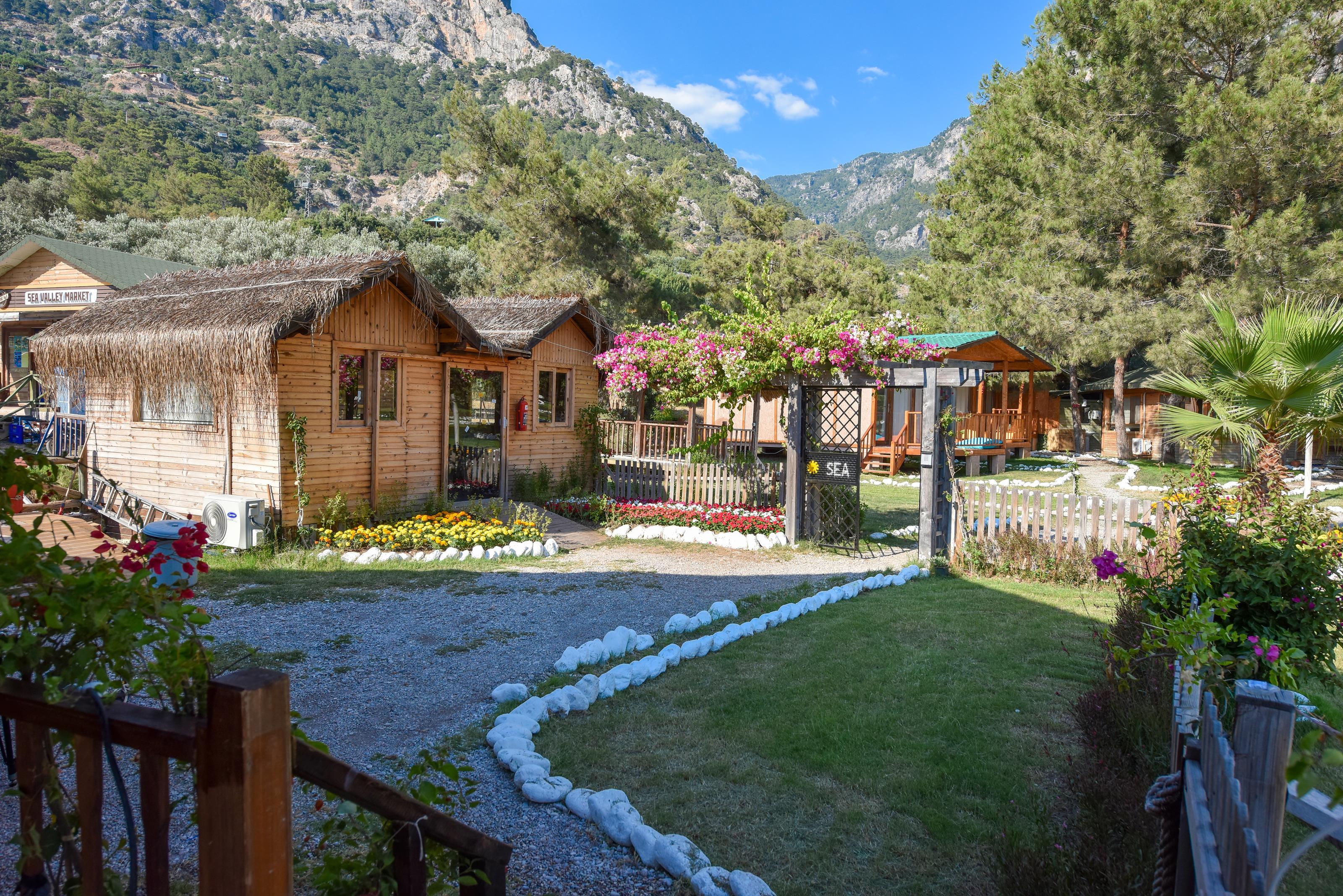 Sea Valley Lodge Фаралия Екстериор снимка