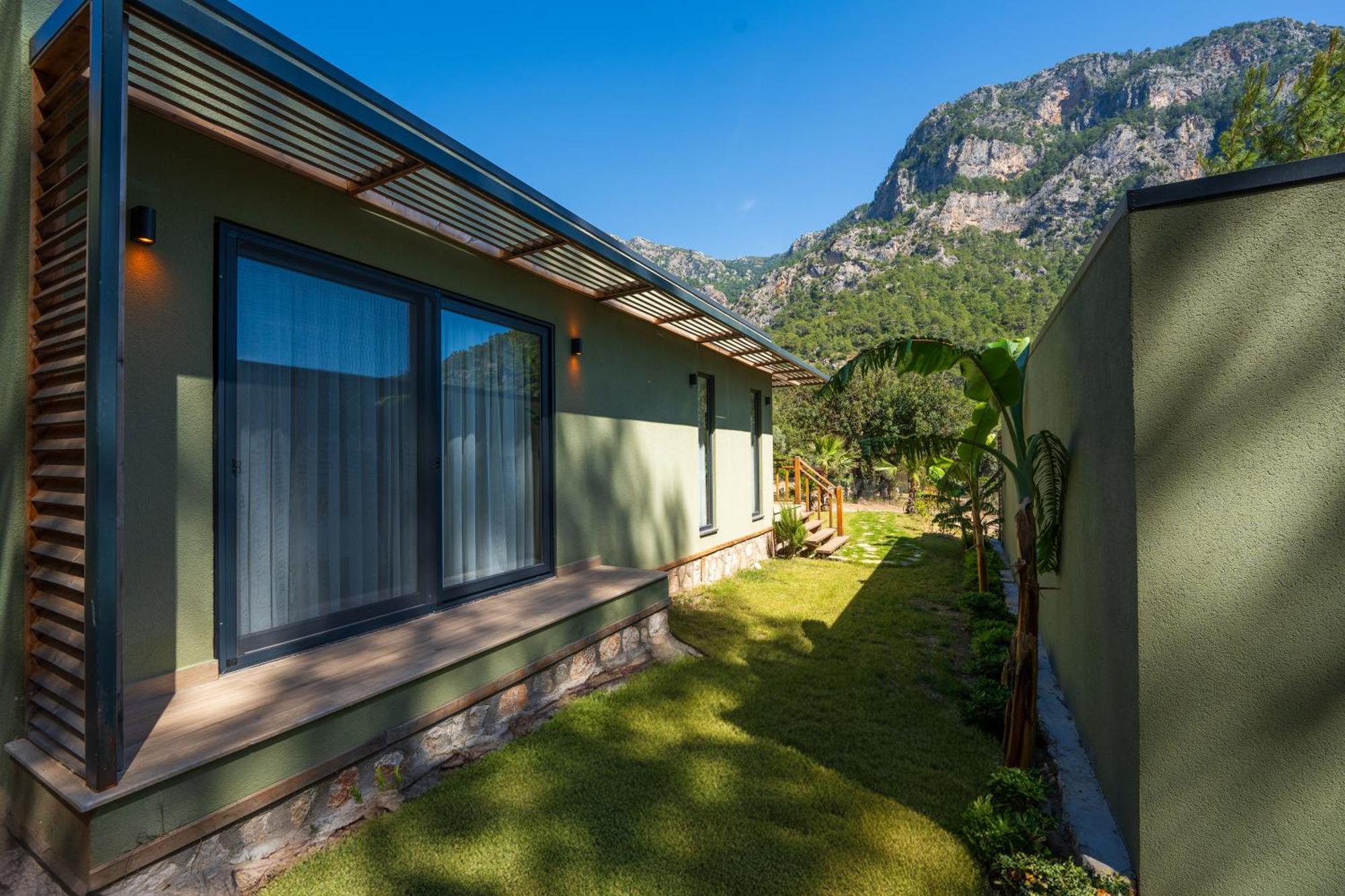 Sea Valley Lodge Фаралия Екстериор снимка