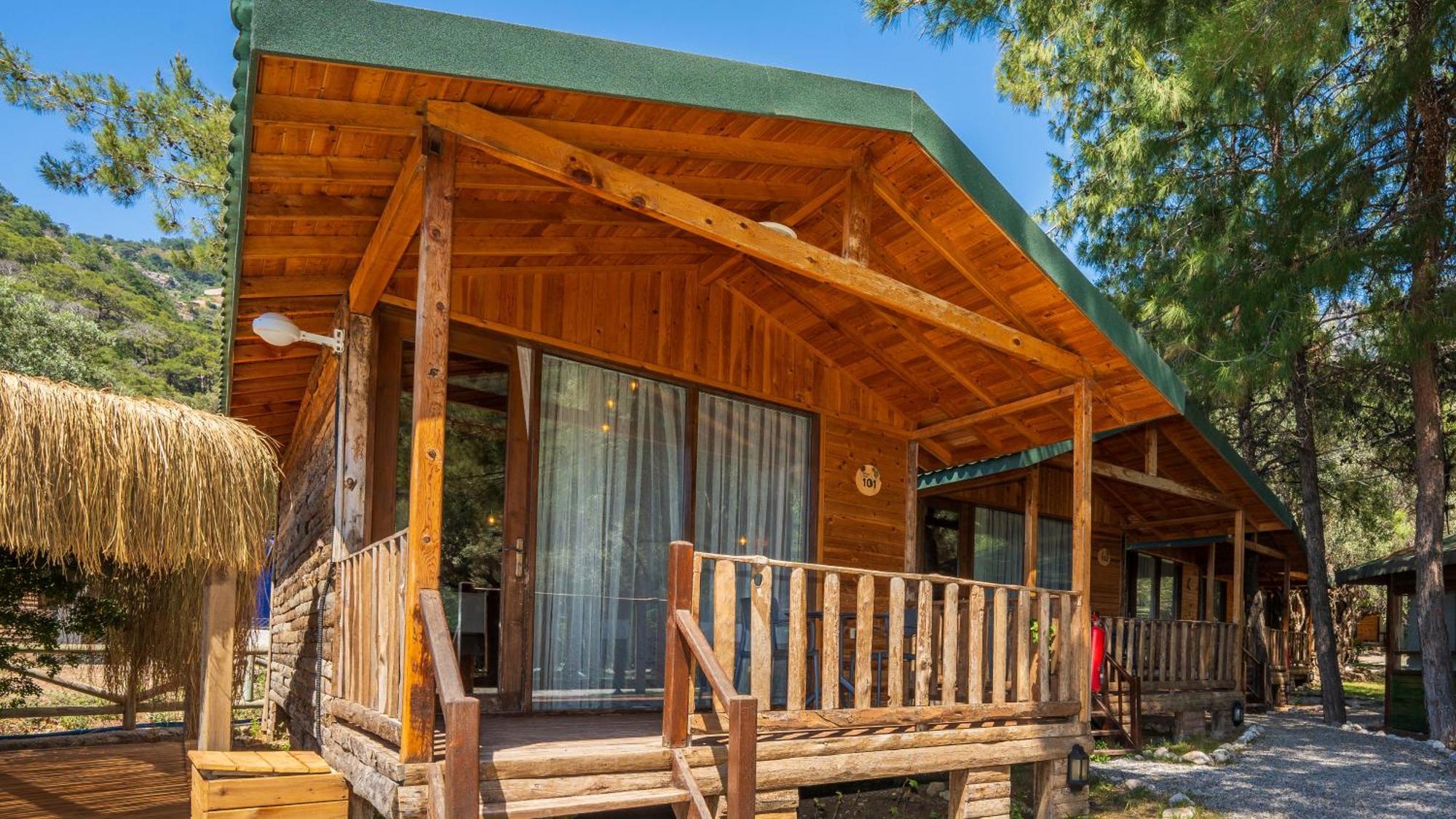 Sea Valley Lodge Фаралия Екстериор снимка
